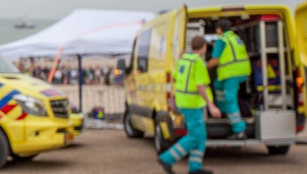 Ambulancechauffeur Salaris Opleiding Taken Vaardigheden